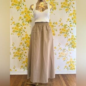 Linen blend maxi skirt in khaki size L